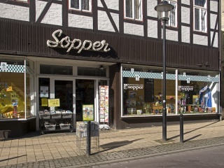 Fassade Buchhandlung Sopper in Wolfsburg Vorsfelde